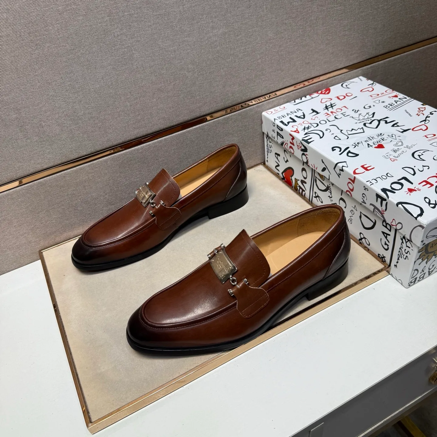 Men's men's shoes 💰pp520【DG～】Men's casual formal leather shoes 2025z cabinet sales simultaneously 🔶Size: 38-44#️⃣ 🔷2 colors🔜The upper is made of cowhide stitching ➕Cowhide lining, comfortable and breathable, sole: original comfortable, wear-resistant and non-slip outsole, ⚠️real thing📱photographed🎬real thing is better📢📢📢